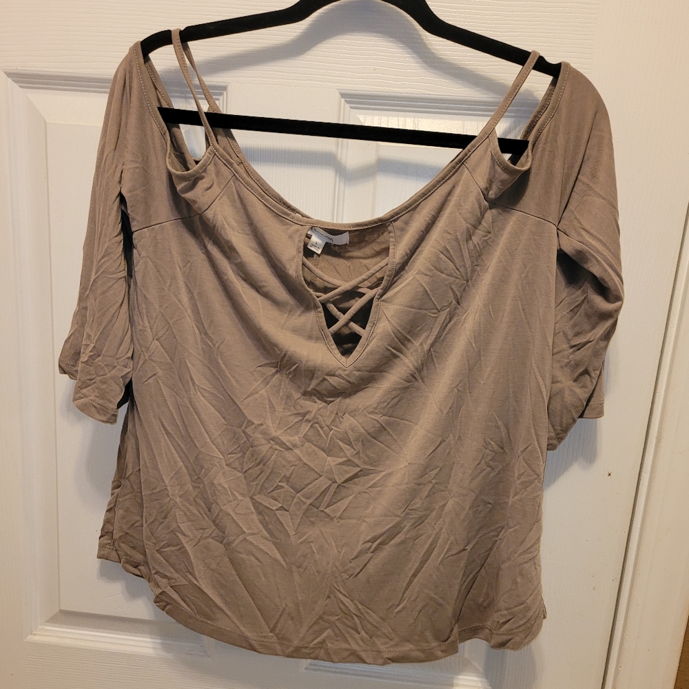 ActiveUSA size L cold shoulder top